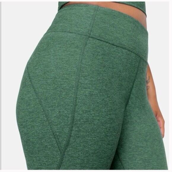 Outdoor Voices Green Textured Compression Legging - Picture 2 of 8